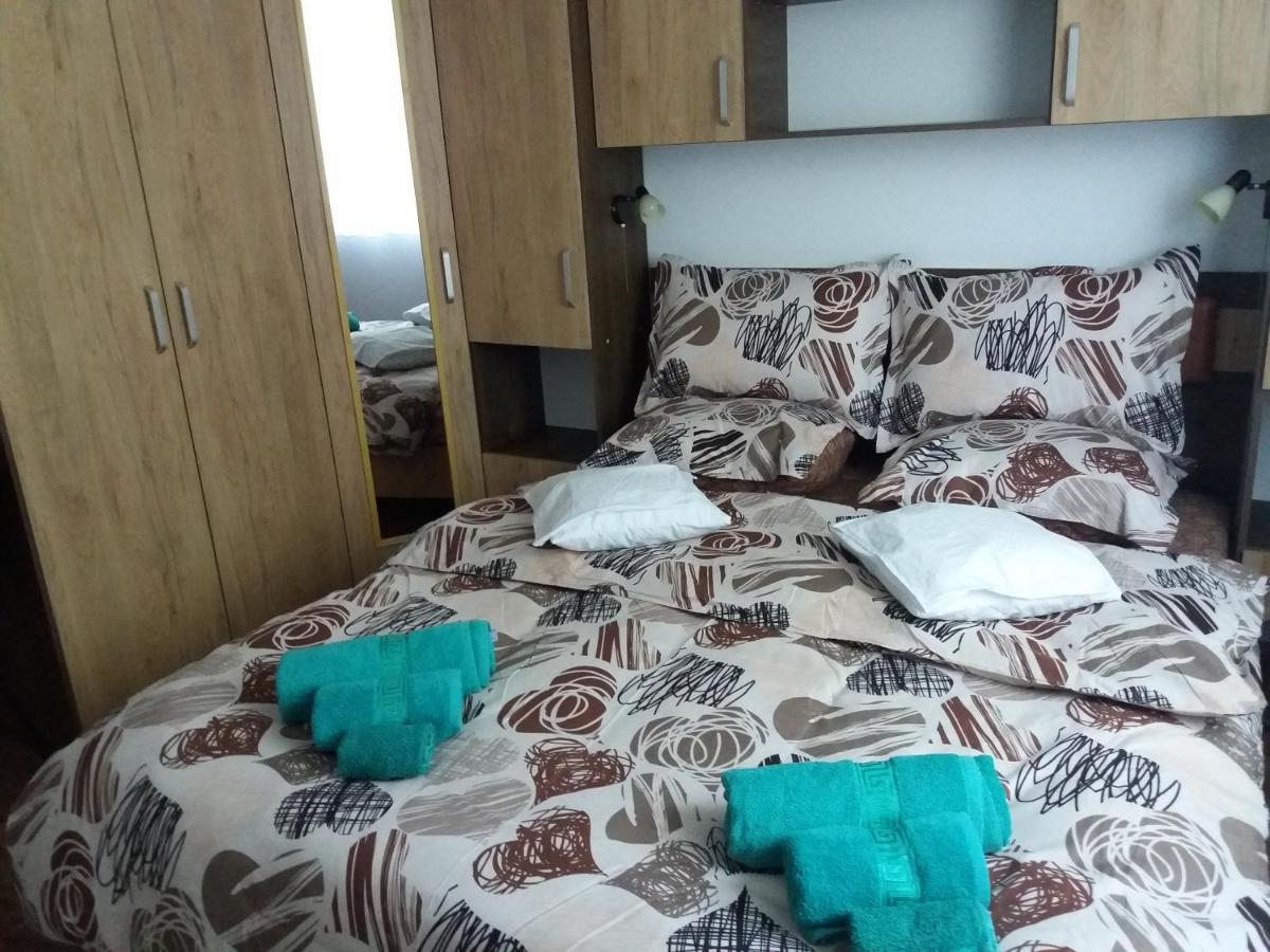 Dobra Rakija - Transit Sleep Apartman Kültér fotó